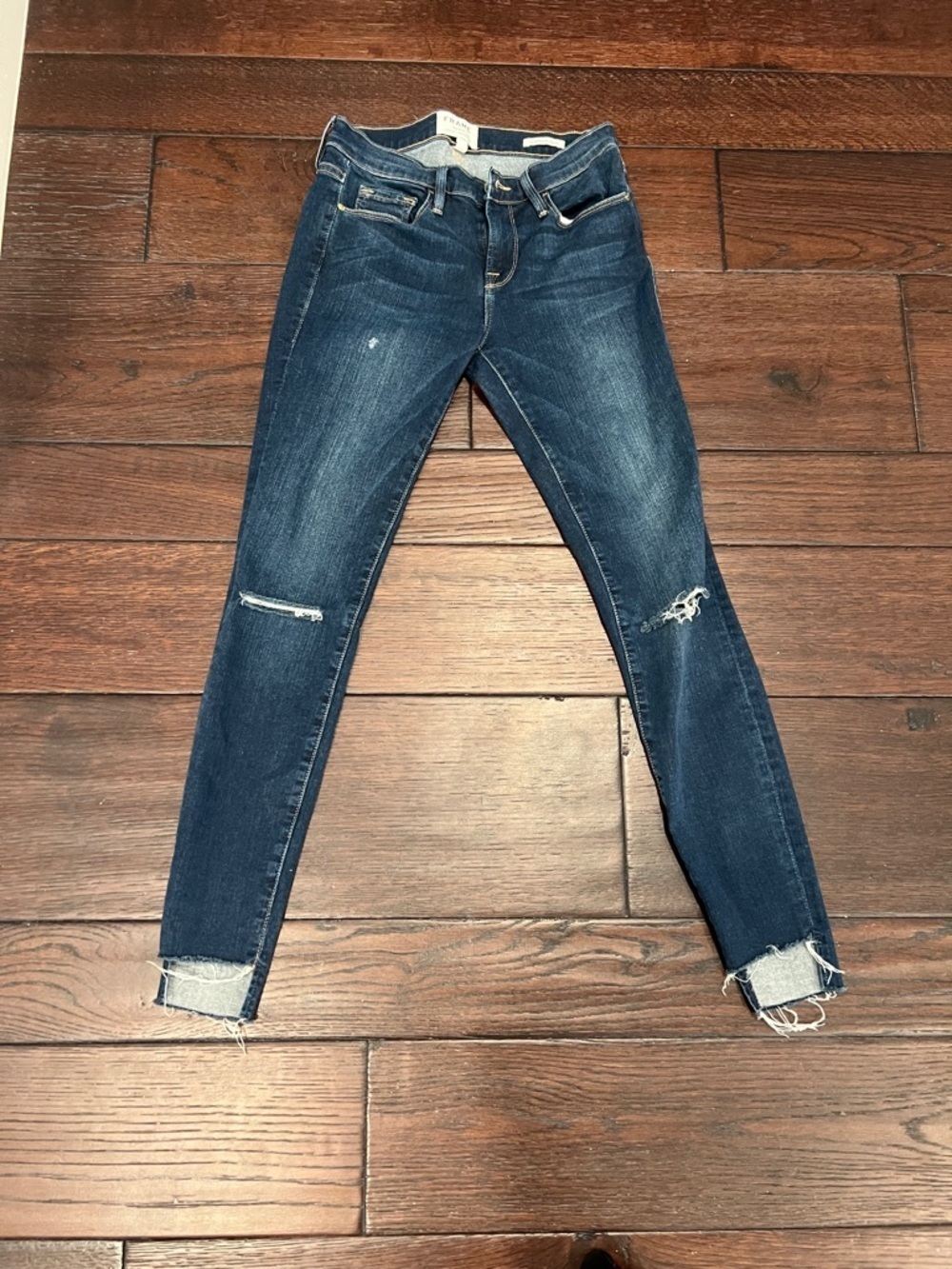 Frame Denim Dark Blue Skinny Jeans with Knee Rips le skinny de jeanne